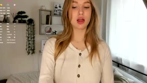 Elizabeth Elize online show from May 23, 9:51 am