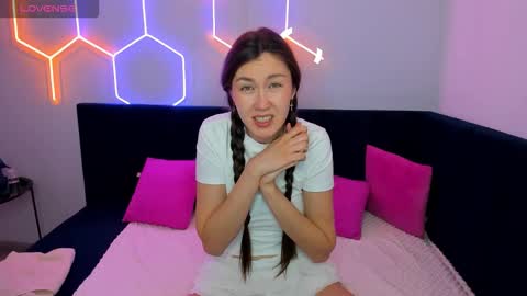 Tina  online show from January 6, 1:53 am