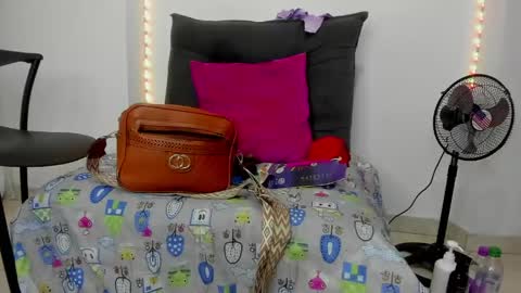 tinas_smith online show from April 3, 1:53 pm