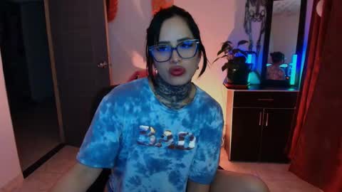 I AM BELLA  ----------- follow my  IG  TINNS 69 online show from October 12, 12:57 am