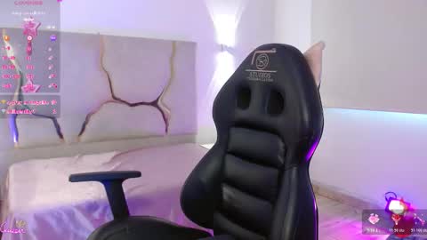 tiny_tay online show from March 12, 12:30 pm