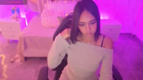 tiny_tay online show from March 23, 11:49 am