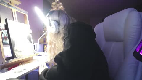 stage Kylie Sinner  brand CLITBAIT online show from January 8, 3:54 am