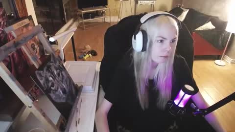 stage Kylie Sinner  brand CLITBAIT online show from February 27, 1:59 am