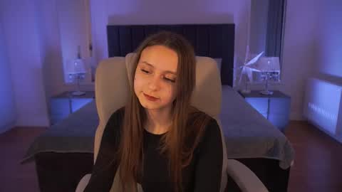 tinynataliee online show from February 9, 12:46 am