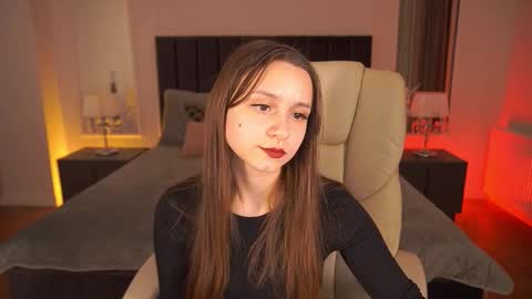 tinynataliee online show from February 8, 12:36 am