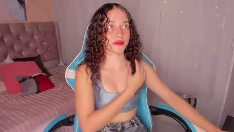 tinysophi online show from October 17, 2:59 am