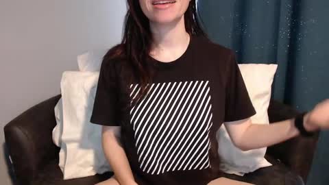 TinyyTina online show from December 5, 6:11 pm