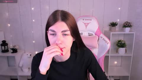 2 GMT Mo Tu We Th Fr 10am-4am online show from February 10, 2:58 am