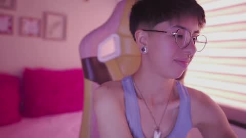 Blue  online show from April 18, 3:03 pm