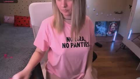 tori93_ online show from February 10, 1:14 pm