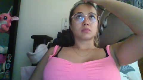 triana_bell online show from February 20, 6:57 pm