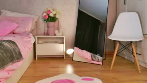 Luna online show from April 20, 6:55 pm