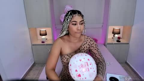 TRISHA online show from February 15, 4:14 am