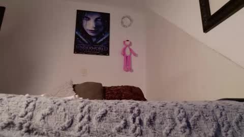 trixx_01 online show from December 15, 6:07 am