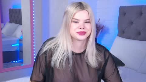 Hallie online show from January 16, 1:27 am