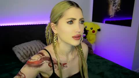 MayCarrey online show from March 10, 9:51 pm