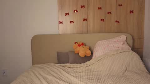 twinklefluff online show from January 10, 4:22 pm