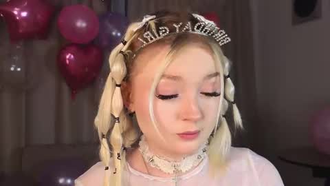 twinklefluff online show from November 27, 4:54 pm