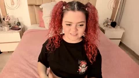 Twiggy online show from February 25, 8:11 pm