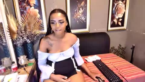 Tyra online show from November 7, 10:32 am