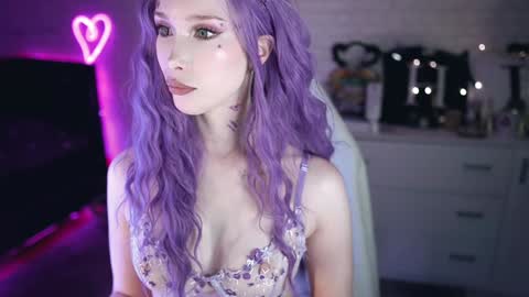 Izzy    online show from February 2, 5:48 pm