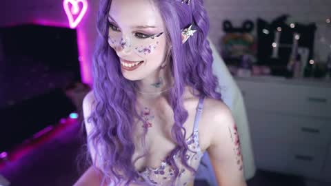 Izzy    online show from December 27, 4:55 pm