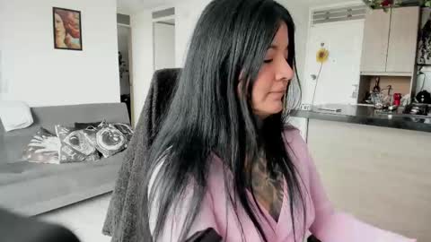 Franchesca  online show from April 13, 8:42 pm