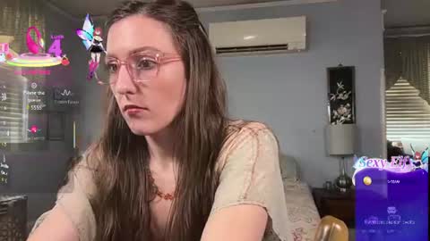 Lola Moonstone online show from June 22, 4:26 pm