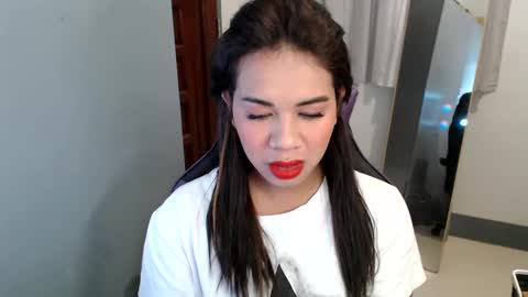 Vee online show from January 2, 2:22 am