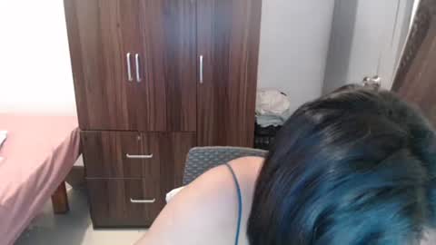 Vee online show from March 6, 8:20 am