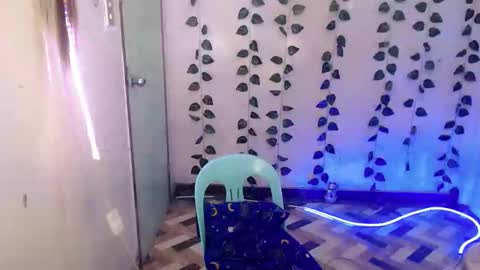 chesca online show from March 8, 2:04 am