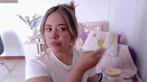 Mia Miller online show from February 13, 8:43 pm