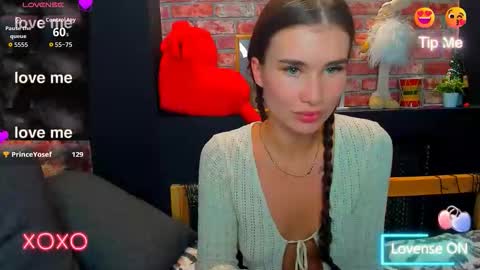 Alice online show from October 8, 2:54 pm