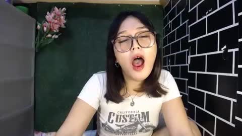 Pia online show from October 4, 3:23 am