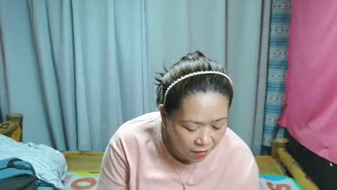 urpinay_singlemother online show from April 2, 1:41 pm