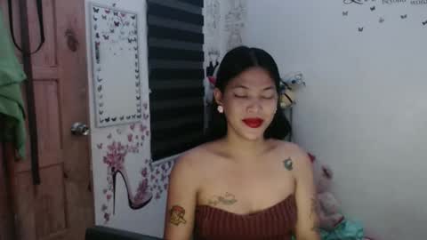 hi im kim online show from September 21, 11:20 am