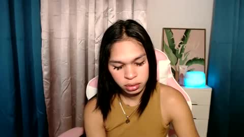 ursweet_zeviixx online show from February 15, 2:04 am