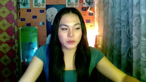 YOURGIRLCAMILLA online show from December 17, 1:04 pm