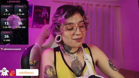 Vainilla Independent model online show from December 15, 3:13 am