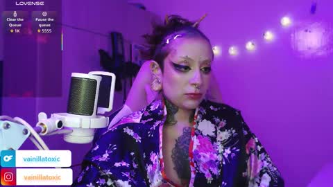 Vainilla Independent model online show from January 15, 11:22 pm