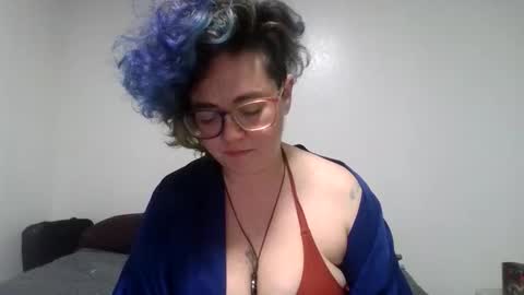 valarieak online show from October 11, 2:05 am