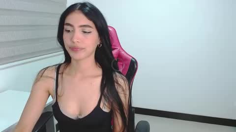 Valentina  online show from April 19, 2:11 am