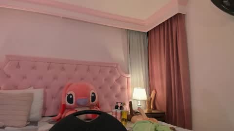 Vale Toro  online show from February 26, 12:16 pm