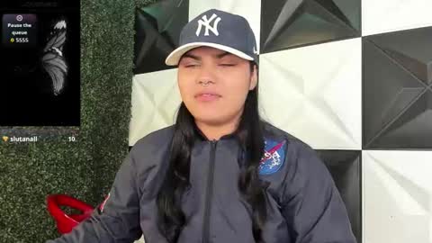 valeri_harpers4 online show from February 24, 11:47 pm