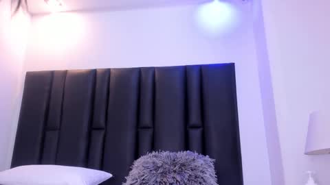 valeri_tafur online show from March 1, 10:55 am