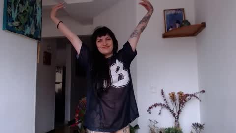 valeriees_ online show from January 14, 3:28 pm