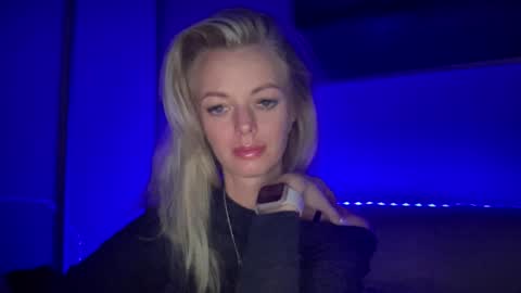 Valerie  online show from October 9, 9:52 pm