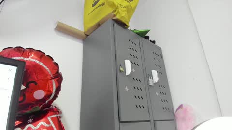   online show from January 3, 11:35 am