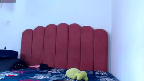 B V Naughty online show from January 2, 5:18 pm